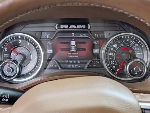 Used 2019 RAM 1500 Laramie AWD/4WD image 20