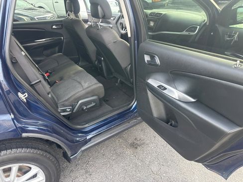 Used 2017 Dodge Journey SXT w/ Comfort/Convenience Group image 24