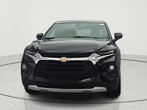 Used 2022 Chevrolet Blazer LT image 2