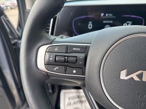 Certified 2023 Kia Sportage EX AWD/4WD image 19