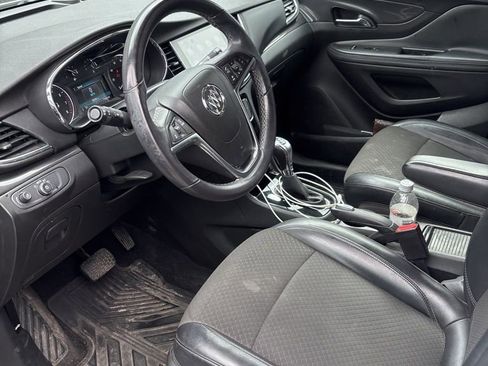 Used 2018 Buick Encore Preferred image 3