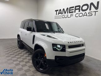 Used 2023 Land Rover Defender 110 X-Dynamic SE video 1