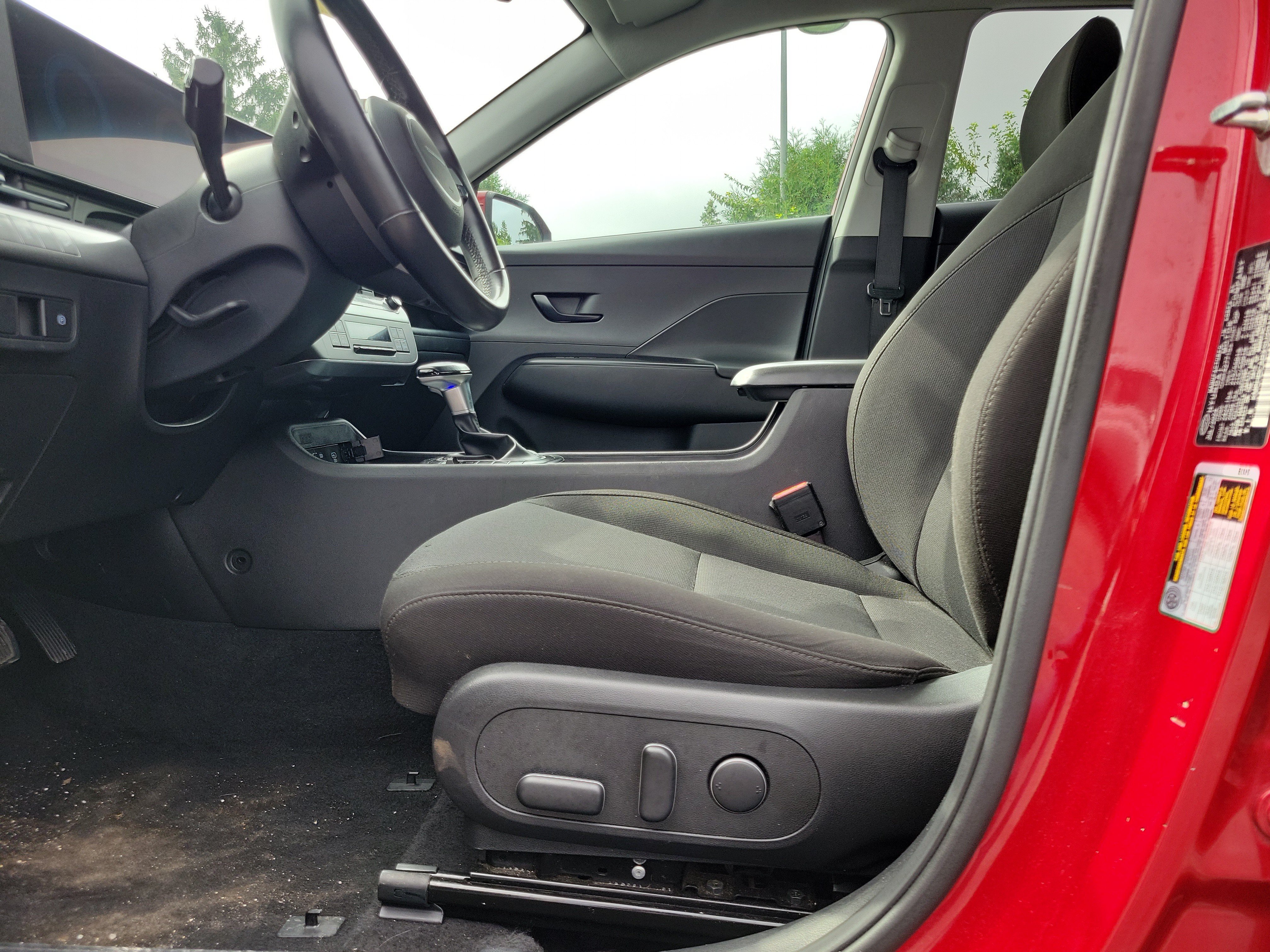 Used 2025 Hyundai Kona SEL AWD/4WD image 16