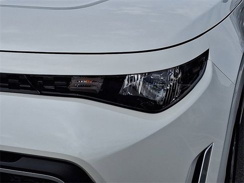 Used 2025 Kia Soul LX w/ LX Technology Package image 9