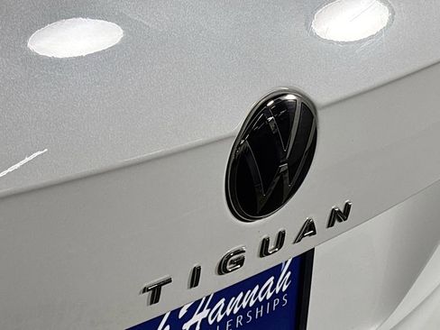 Certified 2023 Volkswagen Tiguan SE w/ Panoramic Sunroof Package image 25