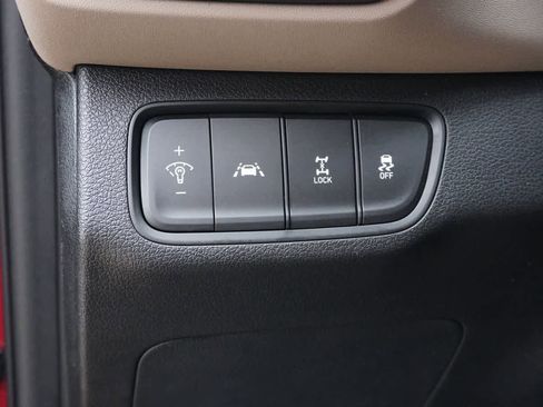 Used 2020 Hyundai Santa Fe SE w/ Cargo Package image 13