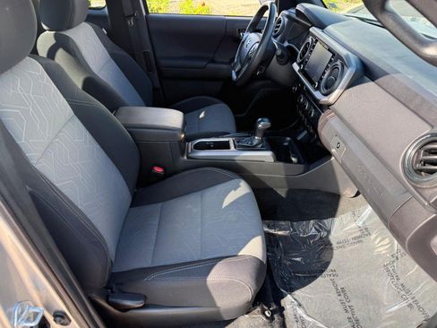 Certified 2022 Toyota Tacoma TRD Sport w/ Technology Package RWD image 9