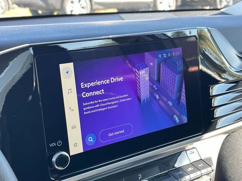 Used 2025 Toyota Camry LE image 20