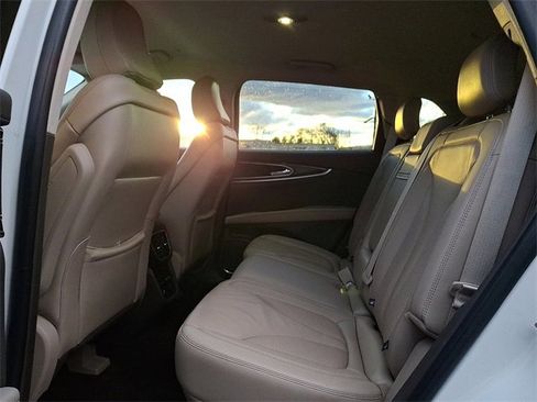 Used 2021 Lincoln Nautilus AWD w/ Equipment Group 101A image 9