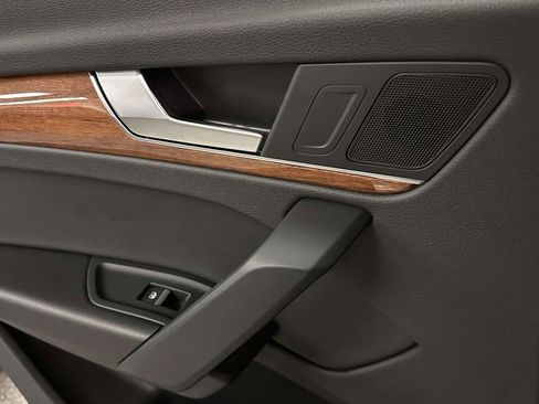 Used 2023 Audi Q5 2.0T Premium w/ Convenience Package image 20