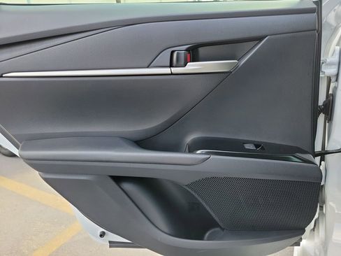 Used 2026 Toyota Camry SE w/ Convenience Package image 18