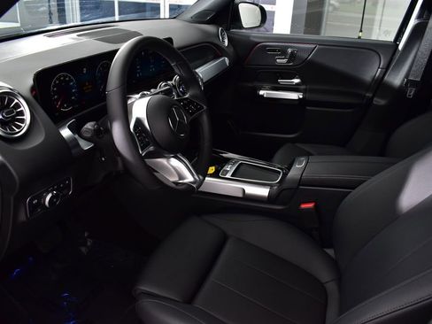 Certified 2025 Mercedes-Benz GLB 250 4MATIC image 13