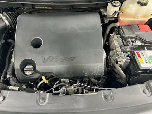 Used 2018 Chevrolet Traverse LT FWD image 25