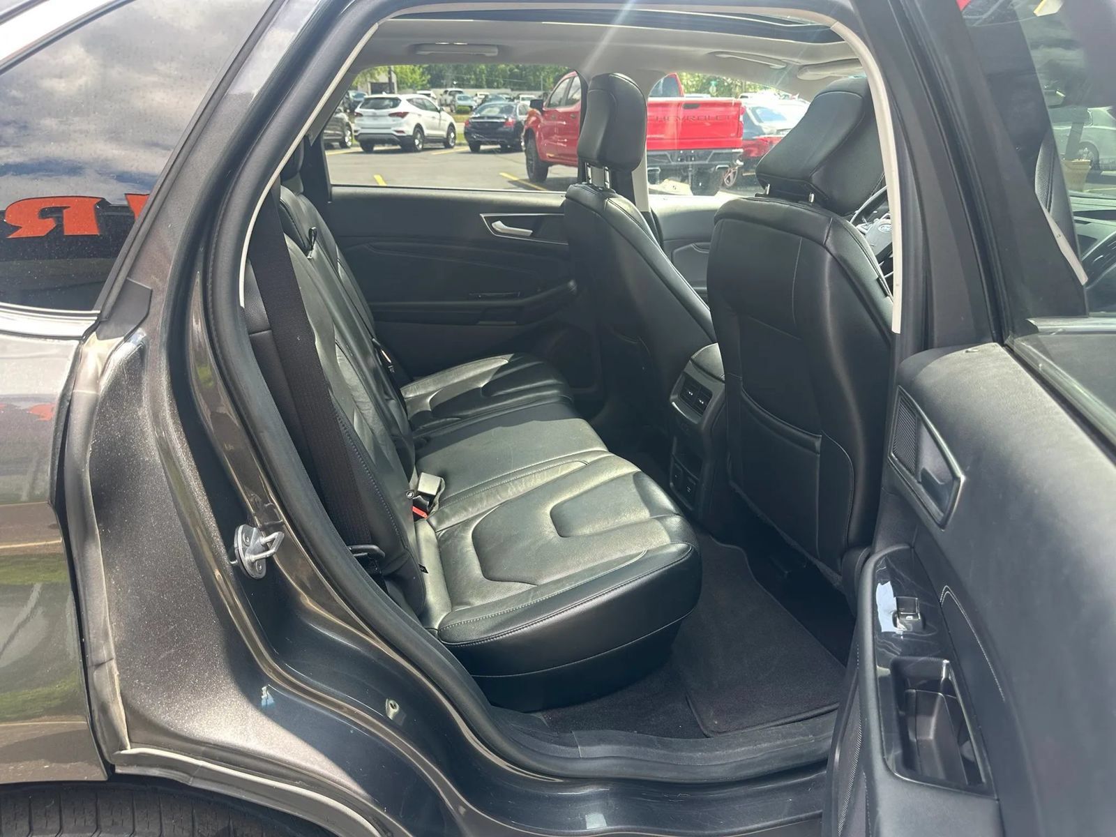 Used 2020 Ford Edge Titanium w/ Equipment Group 301A AWD/4WD image 14