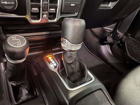 Used 2023 Jeep Wrangler Unlimited Sport AWD/4WD image 24