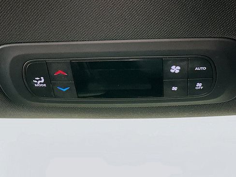 Used 2021 Chrysler Pacifica Touring-L w/ Uconnect Theater Family Group AWD/4WD image 24