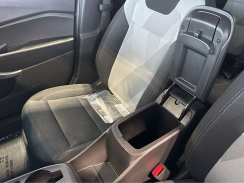 Used 2025 Chevrolet Trax RS FWD image 25