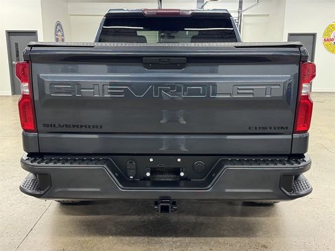 Used 2021 Chevrolet Silverado 1500 Custom image 11