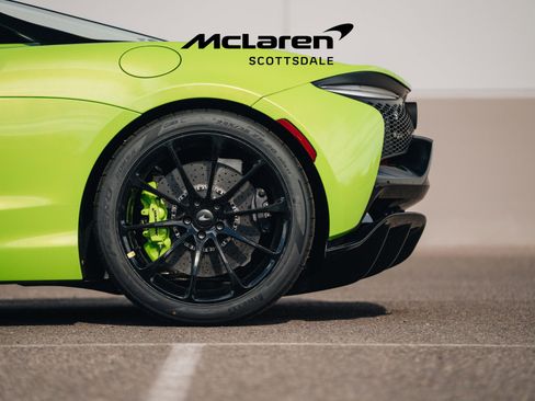Used 2025 McLaren Artura Performance image 20