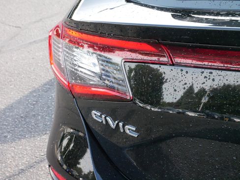 Certified 2025 Honda Civic Sport image 17