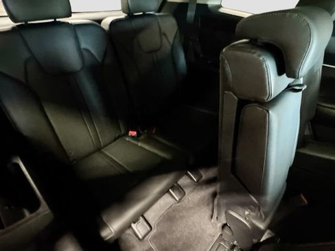 Used 2023 Kia Sorento S w/ Panoramic Sunroof Package AWD/4WD image 28