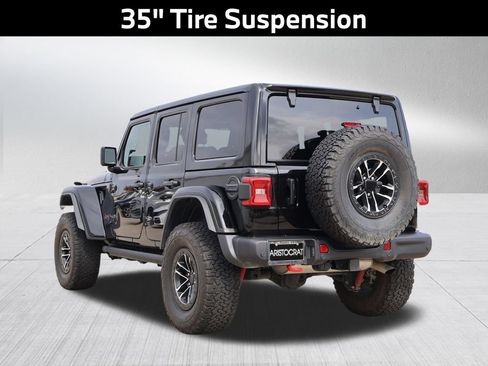 Used 2025 Jeep Wrangler Unlimited Rubicon AWD/4WD image 28