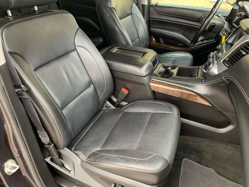 Used 2018 Chevrolet Suburban LT image 14