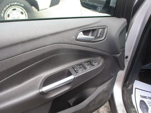 Used 2016 Ford Escape SE image 9