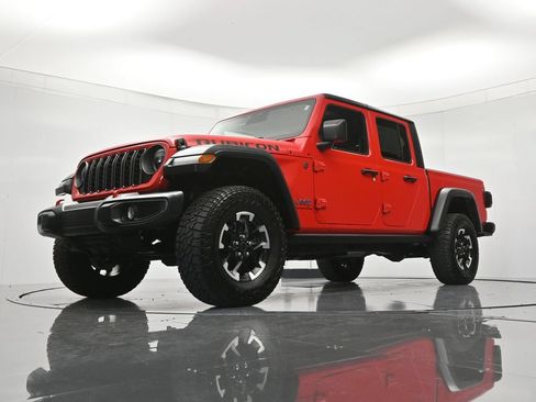 Used 2026 Jeep Gladiator Rubicon AWD/4WD image 36