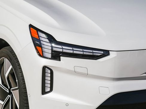 New 2025 Volvo EX90 Ultra image 10