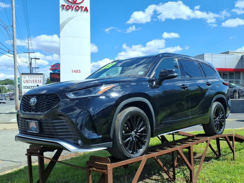 Used 2023 Toyota Highlander XSE AWD/4WD image 3
