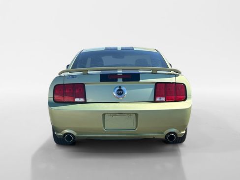 Used 2005 Ford Mustang GT RWD image 4