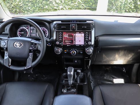 Used 2022 Toyota 4Runner TRD Off-Road Premium w/ Moonroof Package AWD/4WD image 13