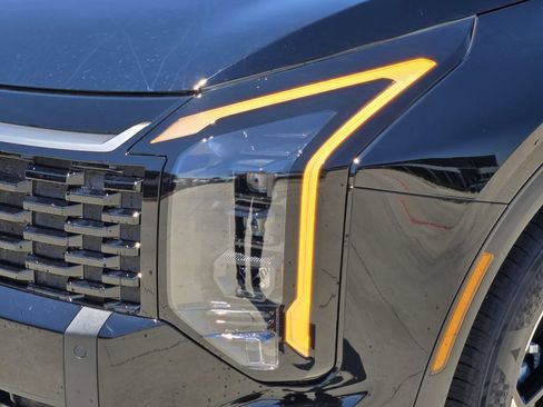 New 2026 Kia Sportage EX FWD image 7
