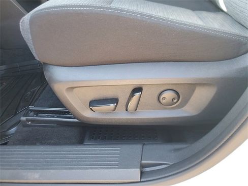 Used 2023 Nissan Rogue SV image 14