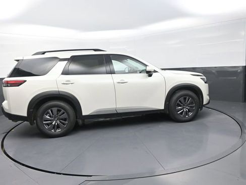 Used 2023 Nissan Pathfinder SV AWD/4WD image 33