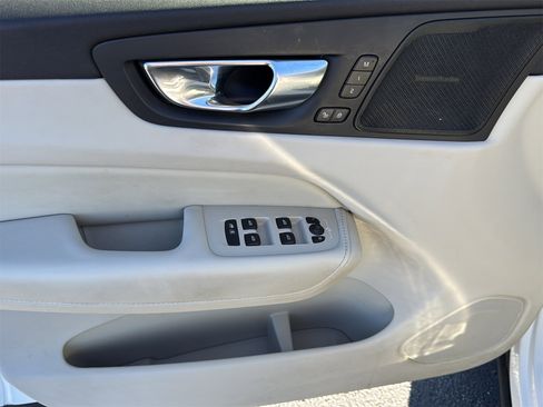 Used 2021 Volvo XC60 T5 Inscription w/ Advanced Package image 23