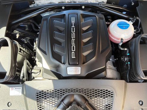 Used 2015 Porsche Macan S image 45