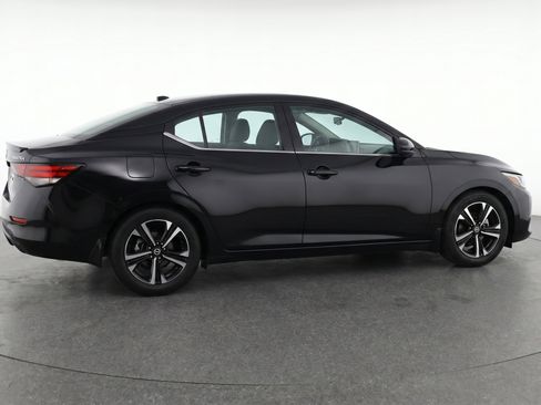 Used 2025 Nissan Sentra SV FWD image 9