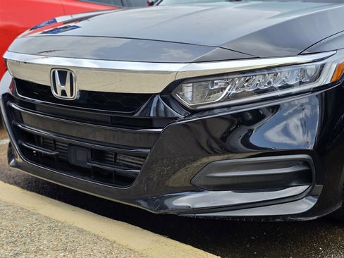 Used 2018 Honda Accord LX image 11