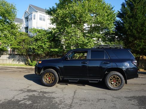 Used 2021 Toyota 4Runner TRD Pro AWD/4WD image 5