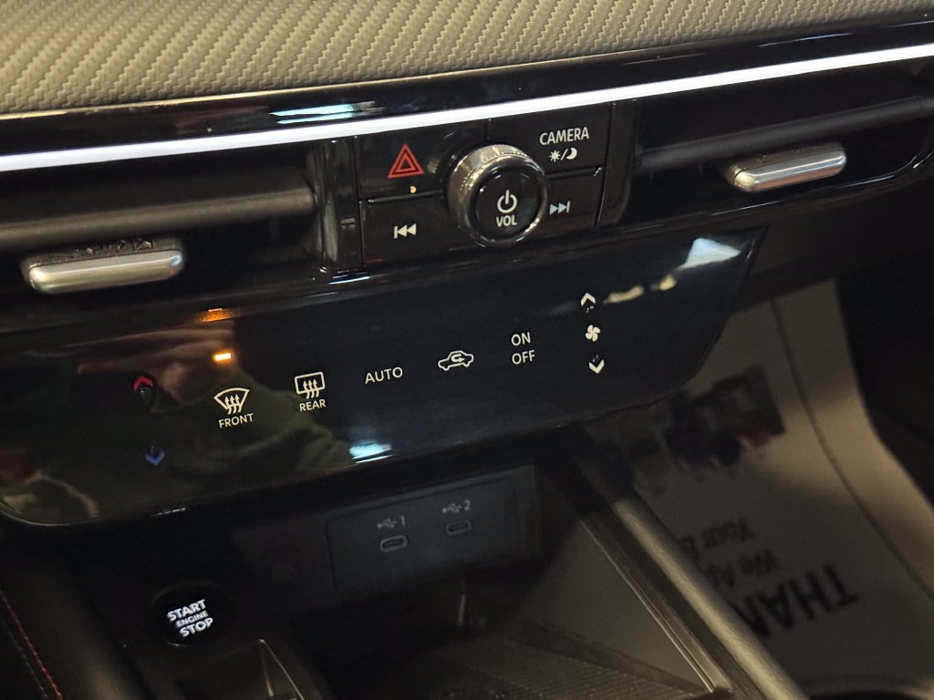 Used 2025 Nissan Kicks SR AWD/4WD image 15