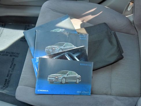 Used 2012 Honda Accord LX image 27