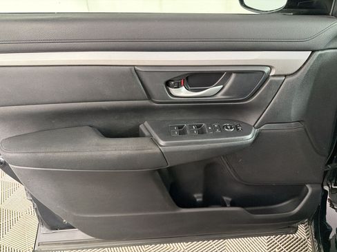 Used 2017 Honda CR-V LX image 13