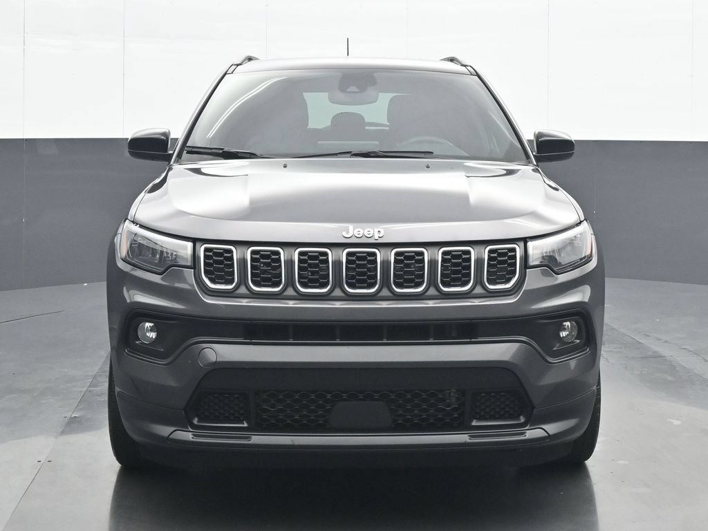 Used 2024 Jeep Compass Latitude AWD/4WD image 1