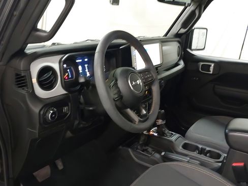 Used 2024 Jeep Wrangler Willys image 17