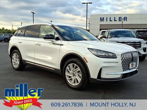 Certified 2024 Lincoln Corsair FWD image 1