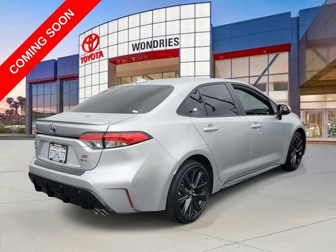Used 2025 Toyota Corolla SE w/ SE Premium Package FWD image 7