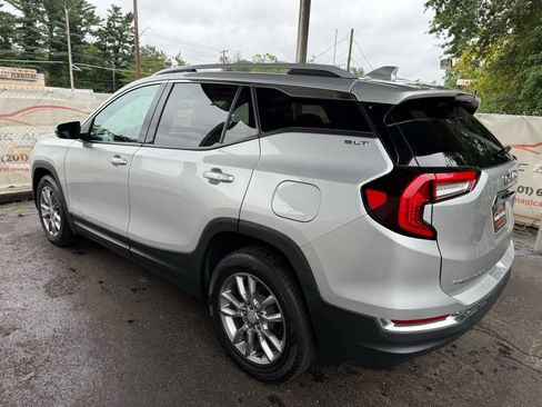 Used 2022 GMC Terrain SLT image 12