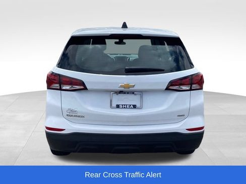 Certified 2022 Chevrolet Equinox LS w/ Driver Confidence II Package AWD/4WD image 4